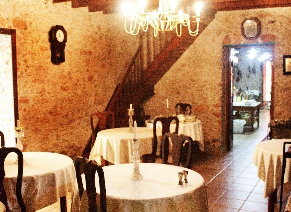 Era De La Corte Antigua  Bagian luar foto